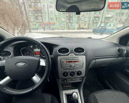 Белый Форд Фокус, объемом двигателя 1.6 л и пробегом 213 тыс. км за 5900 $, фото 6 на Automoto.ua