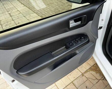 Белый Форд Фокус, объемом двигателя 2 л и пробегом 250 тыс. км за 5700 $, фото 8 на Automoto.ua