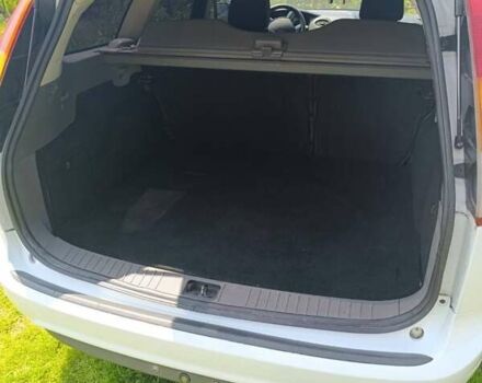 Белый Форд Фокус, объемом двигателя 1.6 л и пробегом 250 тыс. км за 5000 $, фото 9 на Automoto.ua