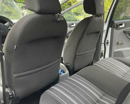 Белый Форд Фокус, объемом двигателя 1.6 л и пробегом 255 тыс. км за 4900 $, фото 16 на Automoto.ua