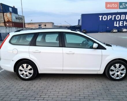 Белый Форд Фокус, объемом двигателя 1.6 л и пробегом 244 тыс. км за 5350 $, фото 22 на Automoto.ua