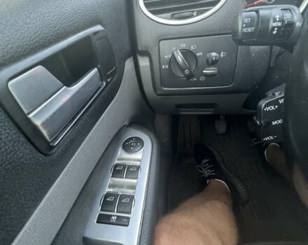 Белый Форд Фокус, объемом двигателя 1.6 л и пробегом 207 тыс. км за 4300 $, фото 12 на Automoto.ua