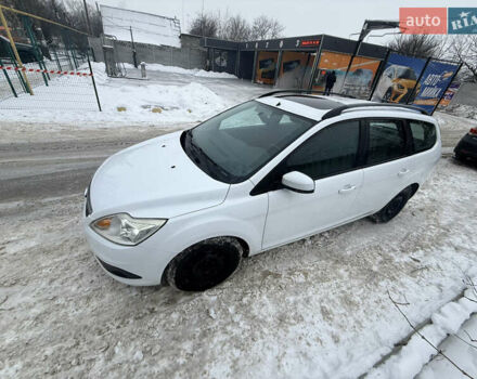 Белый Форд Фокус, объемом двигателя 1.6 л и пробегом 213 тыс. км за 5900 $, фото 3 на Automoto.ua