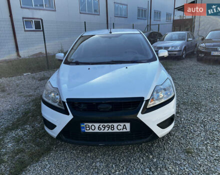 Білий Форд Фокус, об'ємом двигуна 1.8 л та пробігом 244 тис. км за 5450 $, фото 1 на Automoto.ua