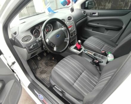 Белый Форд Фокус, объемом двигателя 1.6 л и пробегом 193 тыс. км за 5600 $, фото 4 на Automoto.ua