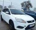 Белый Форд Фокус, объемом двигателя 1.6 л и пробегом 372 тыс. км за 5000 $, фото 1 на Automoto.ua