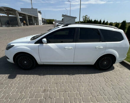 Белый Форд Фокус, объемом двигателя 1.6 л и пробегом 207 тыс. км за 4300 $, фото 1 на Automoto.ua