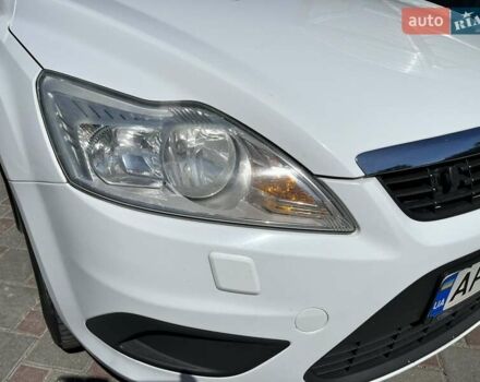 Білий Форд Фокус, об'ємом двигуна 1.8 л та пробігом 227 тис. км за 6000 $, фото 13 на Automoto.ua