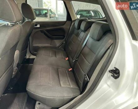 Білий Форд Фокус, об'ємом двигуна 1.6 л та пробігом 198 тис. км за 6999 $, фото 14 на Automoto.ua