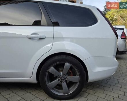 Белый Форд Фокус, объемом двигателя 1.6 л и пробегом 290 тыс. км за 5600 $, фото 4 на Automoto.ua