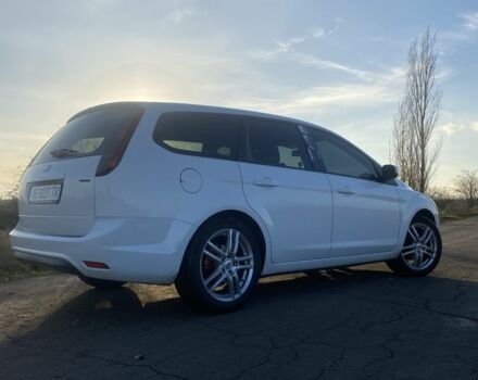 Белый Форд Фокус, объемом двигателя 1.6 л и пробегом 235 тыс. км за 6250 $, фото 4 на Automoto.ua