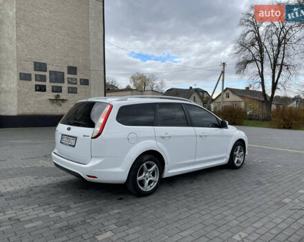 Белый Форд Фокус, объемом двигателя 1.6 л и пробегом 257 тыс. км за 5999 $, фото 13 на Automoto.ua