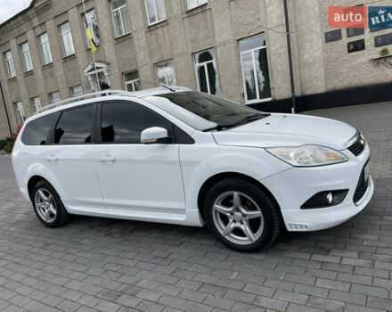 Белый Форд Фокус, объемом двигателя 1.6 л и пробегом 257 тыс. км за 5999 $, фото 6 на Automoto.ua