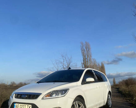 Білий Форд Фокус, об'ємом двигуна 1.6 л та пробігом 235 тис. км за 6100 $, фото 1 на Automoto.ua