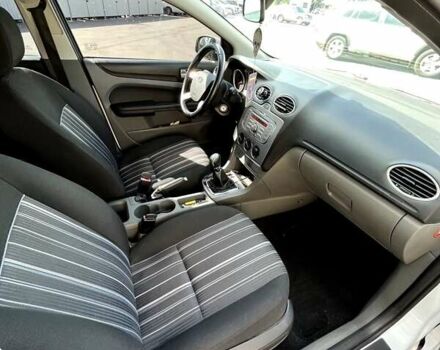 Белый Форд Фокус, объемом двигателя 1.56 л и пробегом 275 тыс. км за 5600 $, фото 3 на Automoto.ua