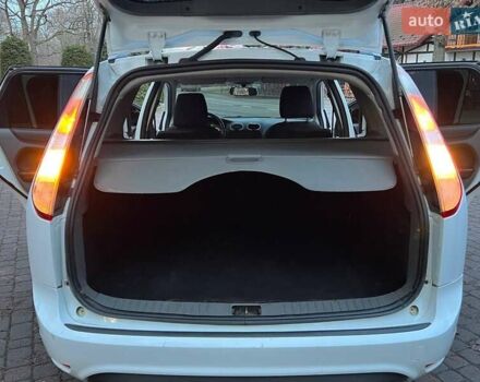 Білий Форд Фокус, об'ємом двигуна 1.6 л та пробігом 297 тис. км за 5299 $, фото 36 на Automoto.ua