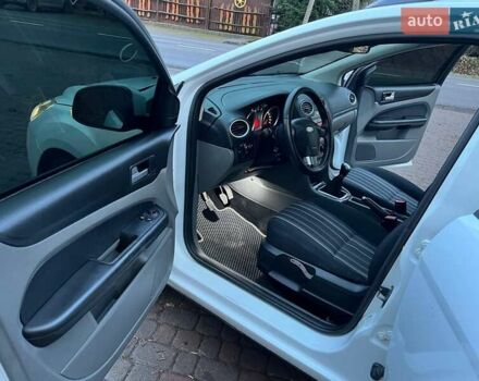 Білий Форд Фокус, об'ємом двигуна 1.6 л та пробігом 297 тис. км за 5299 $, фото 37 на Automoto.ua