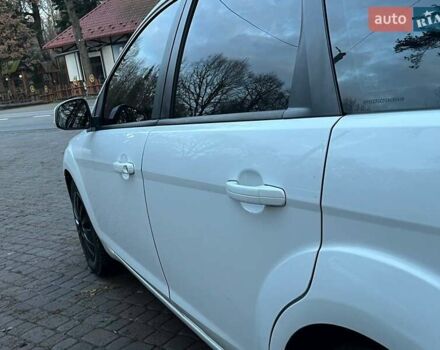 Білий Форд Фокус, об'ємом двигуна 1.6 л та пробігом 297 тис. км за 5299 $, фото 30 на Automoto.ua