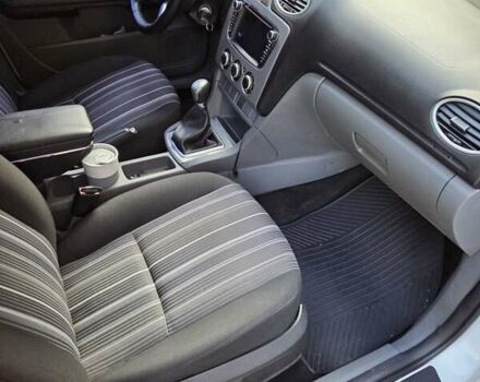 Белый Форд Фокус, объемом двигателя 1.6 л и пробегом 290 тыс. км за 5600 $, фото 23 на Automoto.ua