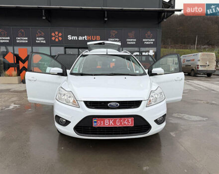 Белый Форд Фокус, объемом двигателя 1.8 л и пробегом 205 тыс. км за 5700 $, фото 14 на Automoto.ua