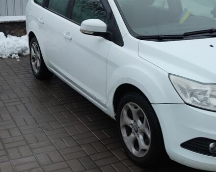 Белый Форд Фокус, объемом двигателя 2 л и пробегом 254 тыс. км за 6000 $, фото 2 на Automoto.ua