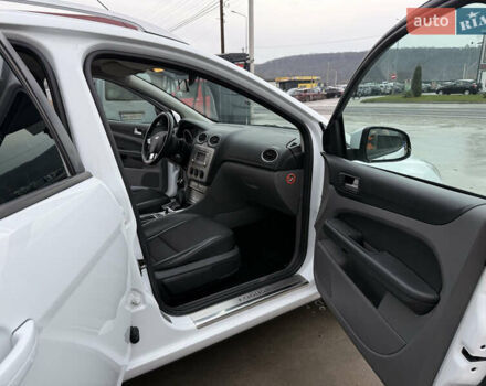 Белый Форд Фокус, объемом двигателя 1.8 л и пробегом 205 тыс. км за 5700 $, фото 35 на Automoto.ua