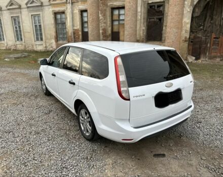 Белый Форд Фокус, объемом двигателя 1.6 л и пробегом 285 тыс. км за 2999 $, фото 2 на Automoto.ua