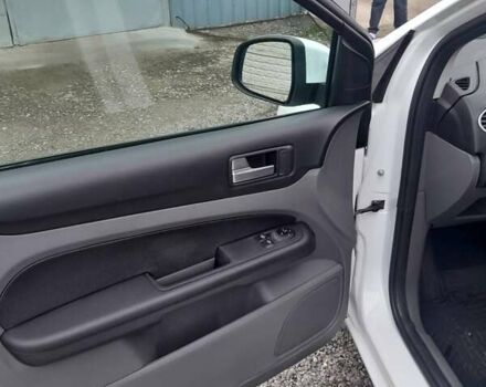 Белый Форд Фокус, объемом двигателя 1.6 л и пробегом 218 тыс. км за 6000 $, фото 6 на Automoto.ua