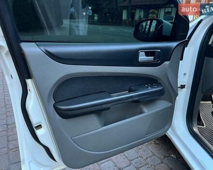 Білий Форд Фокус, об'ємом двигуна 1.6 л та пробігом 297 тис. км за 5299 $, фото 49 на Automoto.ua