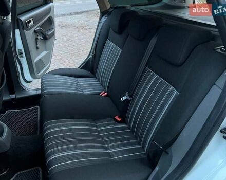 Білий Форд Фокус, об'ємом двигуна 1.6 л та пробігом 297 тис. км за 5299 $, фото 41 на Automoto.ua