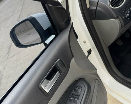 Форд Фокус 2009 в Одессе на Automoto.ua Белый Форд Фокус, объемом двигателя 1.6 л и пробегом 228 тыс. км за 6800 $, фото 27 на Automoto.ua