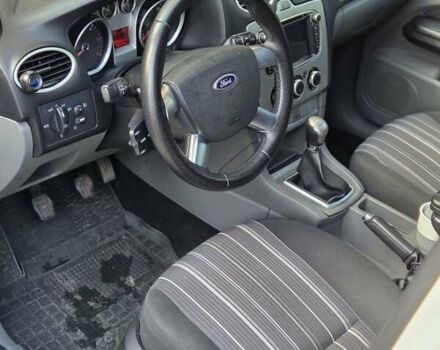 Белый Форд Фокус, объемом двигателя 1.6 л и пробегом 290 тыс. км за 5600 $, фото 19 на Automoto.ua