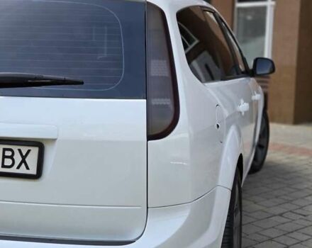 Белый Форд Фокус, объемом двигателя 1.6 л и пробегом 290 тыс. км за 5600 $, фото 8 на Automoto.ua