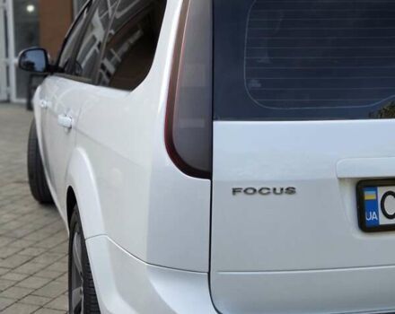 Белый Форд Фокус, объемом двигателя 1.6 л и пробегом 290 тыс. км за 5600 $, фото 3 на Automoto.ua