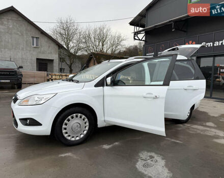 Белый Форд Фокус, объемом двигателя 1.8 л и пробегом 205 тыс. км за 5700 $, фото 16 на Automoto.ua