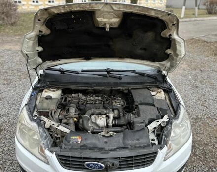 Белый Форд Фокус, объемом двигателя 1.6 л и пробегом 285 тыс. км за 2999 $, фото 7 на Automoto.ua