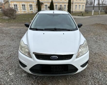 Белый Форд Фокус, объемом двигателя 1.6 л и пробегом 285 тыс. км за 2999 $, фото 1 на Automoto.ua