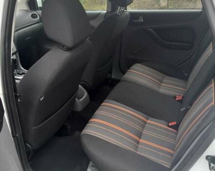 Белый Форд Фокус, объемом двигателя 1.6 л и пробегом 218 тыс. км за 6000 $, фото 7 на Automoto.ua