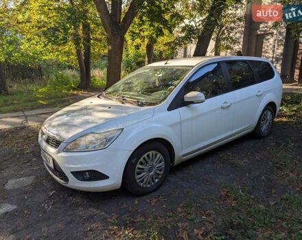 Белый Форд Фокус, объемом двигателя 1.6 л и пробегом 270 тыс. км за 4700 $, фото 1 на Automoto.ua