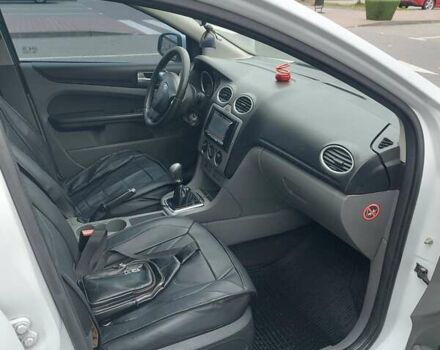 Форд Фокус 2009 в Хмельницком на Automoto.ua Белый Форд Фокус, объемом двигателя 1.6 л и пробегом 250 тыс. км за 5250 $, фото 3 на Automoto.ua