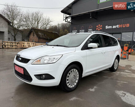 Белый Форд Фокус, объемом двигателя 1.8 л и пробегом 205 тыс. км за 5700 $, фото 1 на Automoto.ua