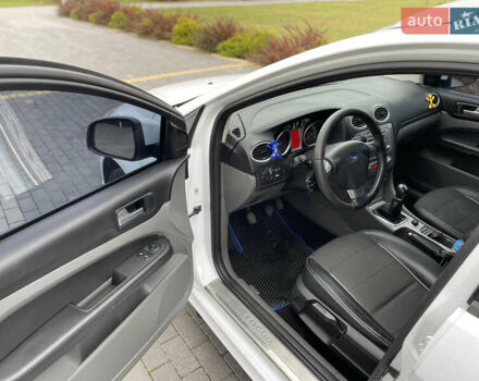 Белый Форд Фокус, объемом двигателя 1.6 л и пробегом 257 тыс. км за 5999 $, фото 28 на Automoto.ua