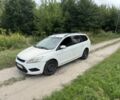 Белый Форд Фокус, объемом двигателя 1.6 л и пробегом 250 тыс. км за 2000 $, фото 1 на Automoto.ua