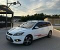 Белый Форд Фокус, объемом двигателя 1.6 л и пробегом 250 тыс. км за 3950 $, фото 2 на Automoto.ua