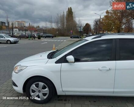 Форд Фокус 2009 в Хмельницком на Automoto.ua Белый Форд Фокус, объемом двигателя 1.6 л и пробегом 250 тыс. км за 5250 $, фото 1 на Automoto.ua