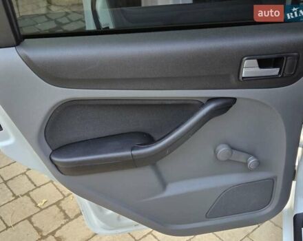 Белый Форд Фокус, объемом двигателя 1.6 л и пробегом 290 тыс. км за 5600 $, фото 26 на Automoto.ua