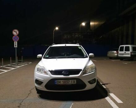 Белый Форд Фокус, объемом двигателя 1.6 л и пробегом 286 тыс. км за 5300 $, фото 1 на Automoto.ua