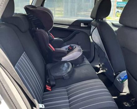 Білий Форд Фокус, об'ємом двигуна 1.8 л та пробігом 227 тис. км за 6000 $, фото 5 на Automoto.ua