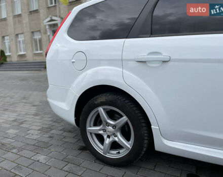 Белый Форд Фокус, объемом двигателя 1.6 л и пробегом 257 тыс. км за 5999 $, фото 24 на Automoto.ua