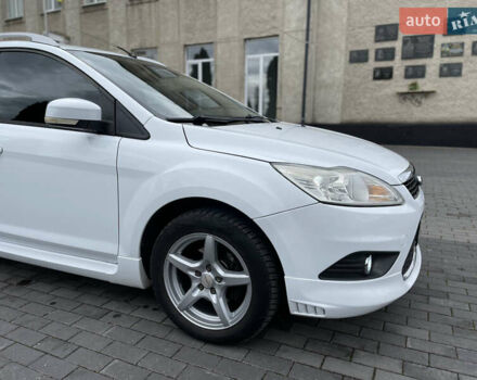 Белый Форд Фокус, объемом двигателя 1.6 л и пробегом 257 тыс. км за 5999 $, фото 26 на Automoto.ua